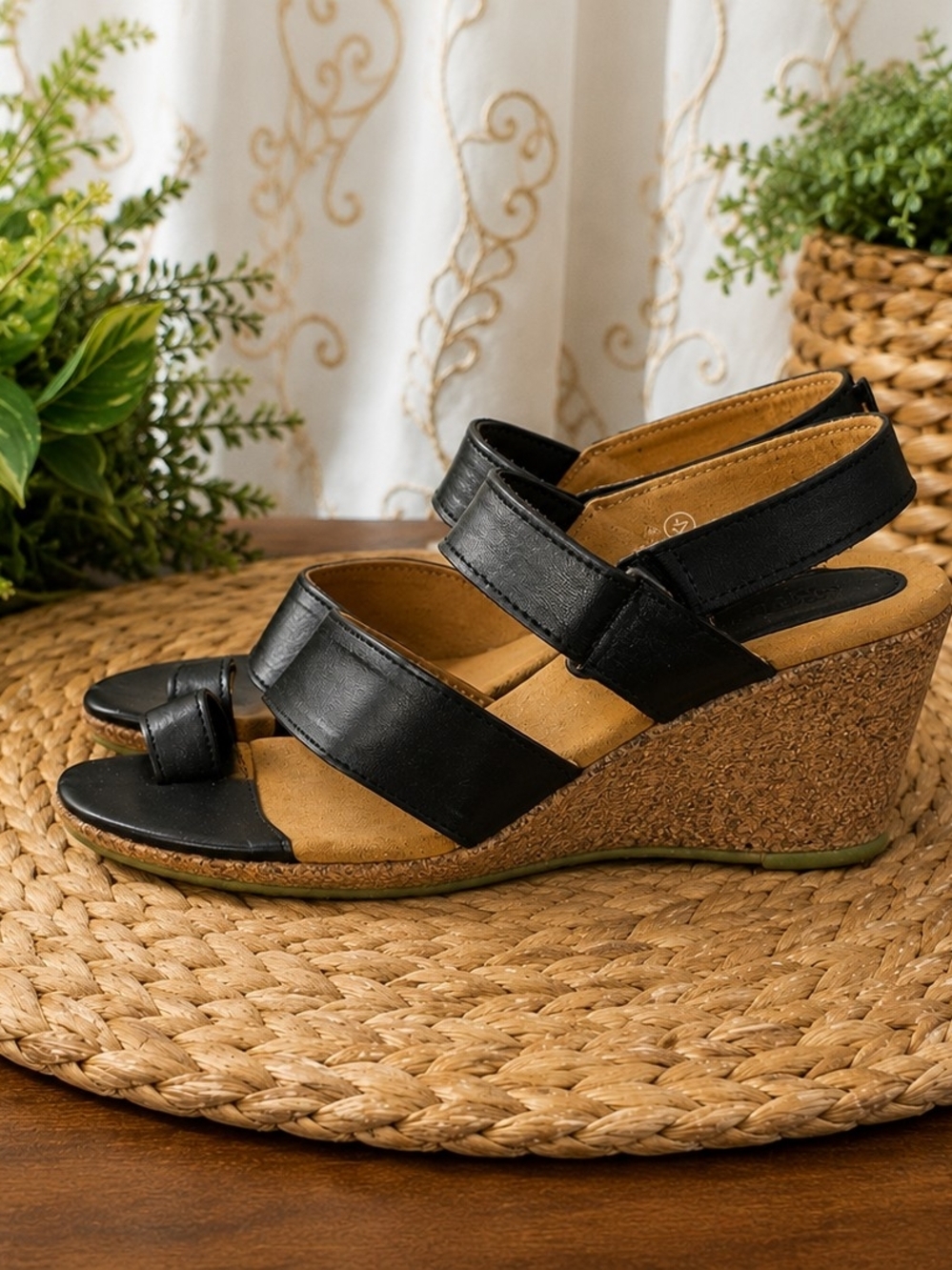 European Leather Comfort Wedge Sandals EU 37 Made Spain Groundhog